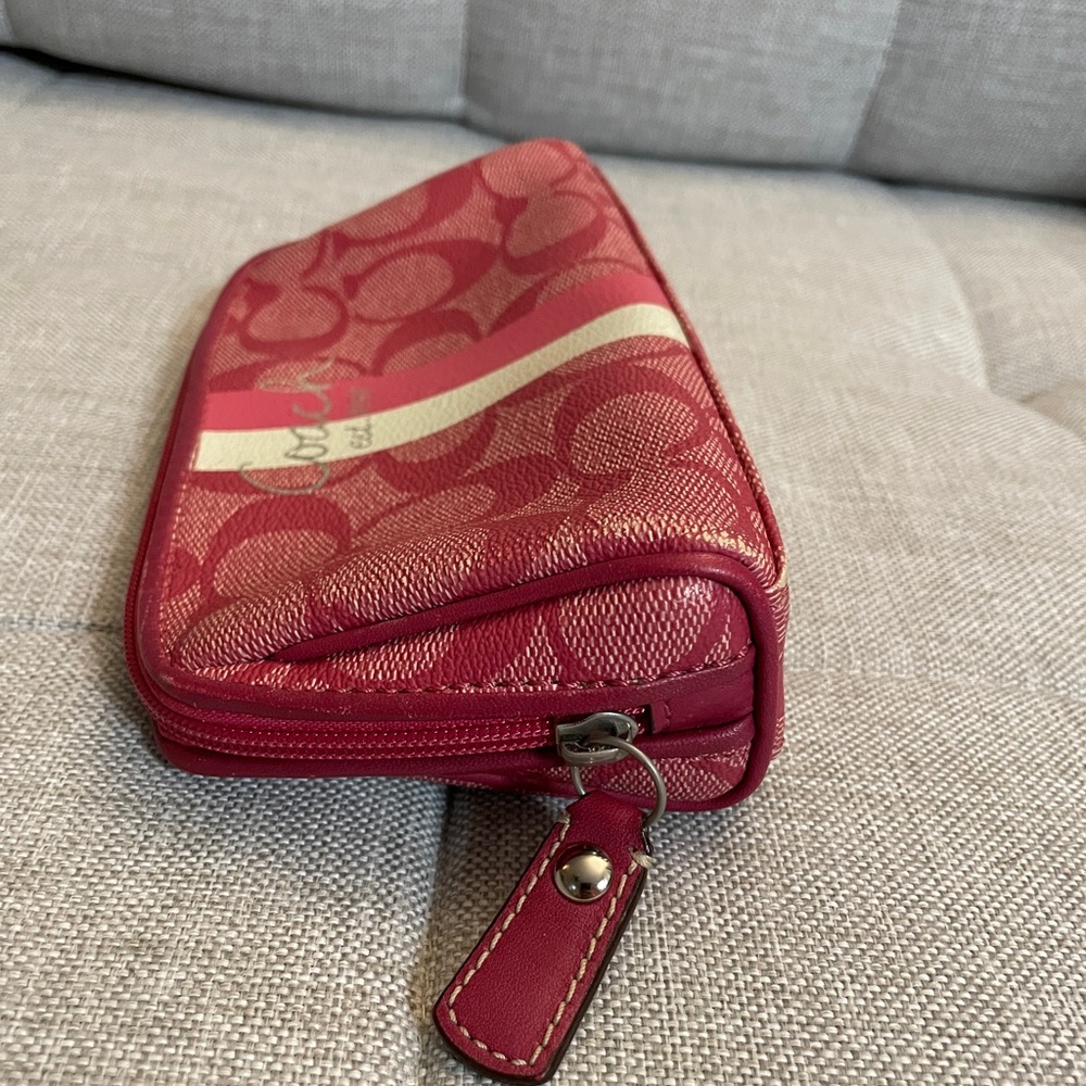 Coach Pouch - image 3